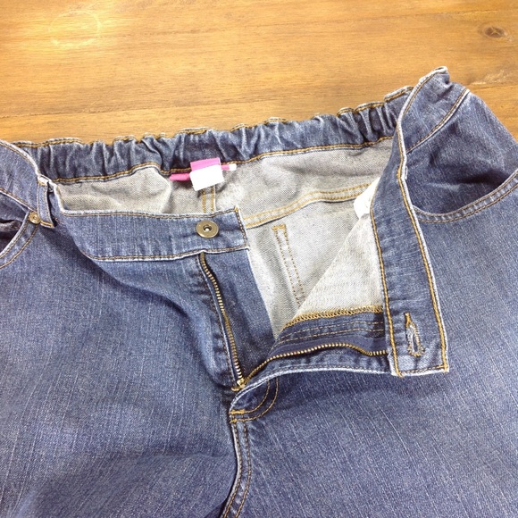 Liz Lange Elastic Waist Maternity Straight Jeans - Picture 4 of 6